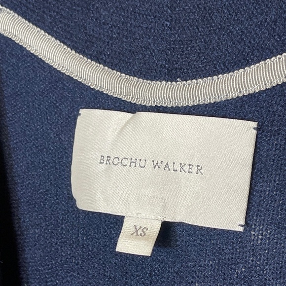 Cashmere Brochu Walker Navy long sleeve top - Picture 3 of 6